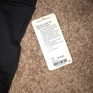 Lululemon Wunder Under leggings with mesh fabric
